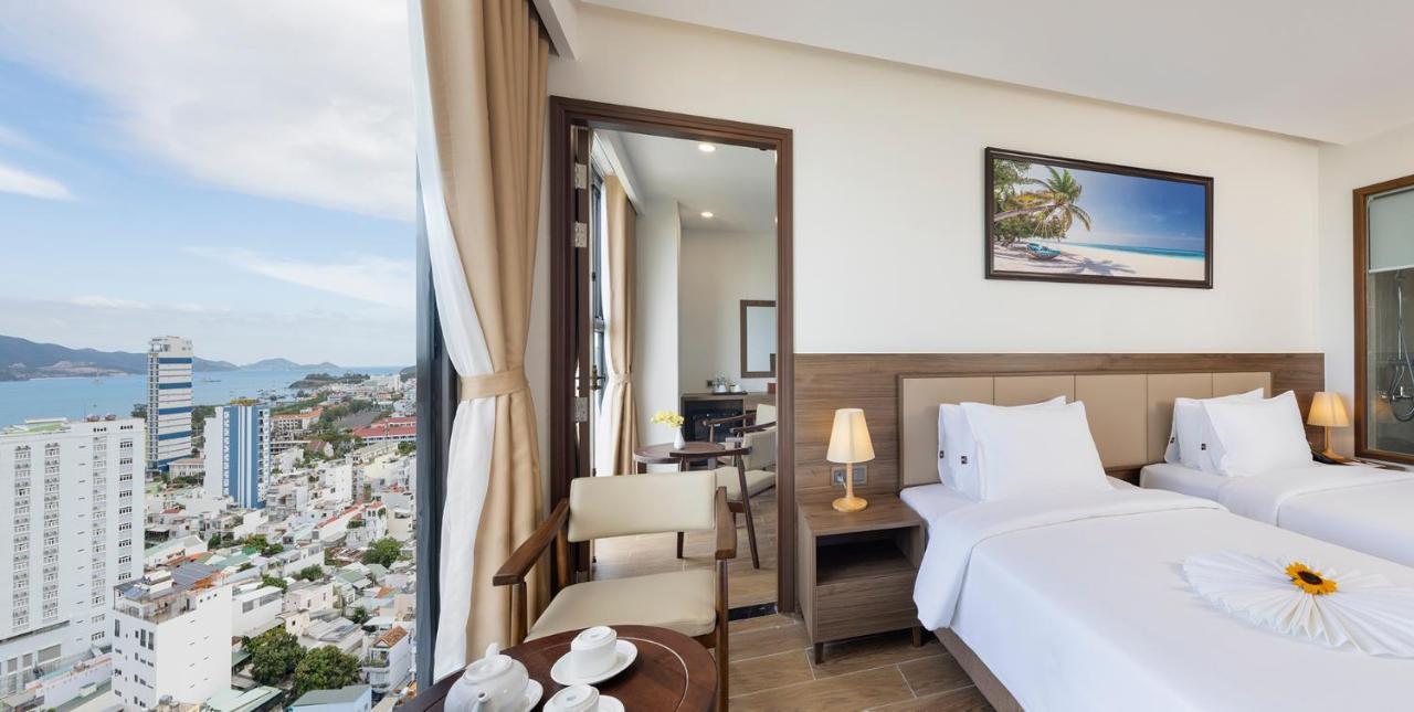 Hotel Miracle Luxury Nha Trang Esterno foto