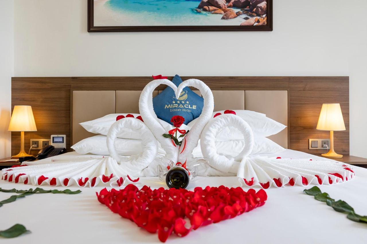 Hotel Miracle Luxury Nha Trang Esterno foto