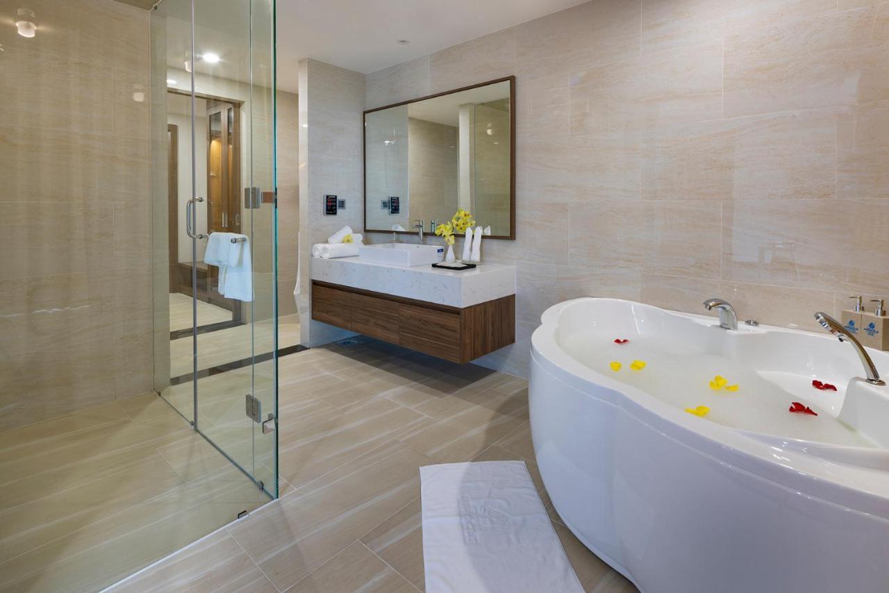Hotel Miracle Luxury Nha Trang Esterno foto