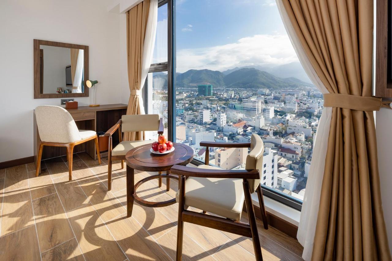 Hotel Miracle Luxury Nha Trang Esterno foto