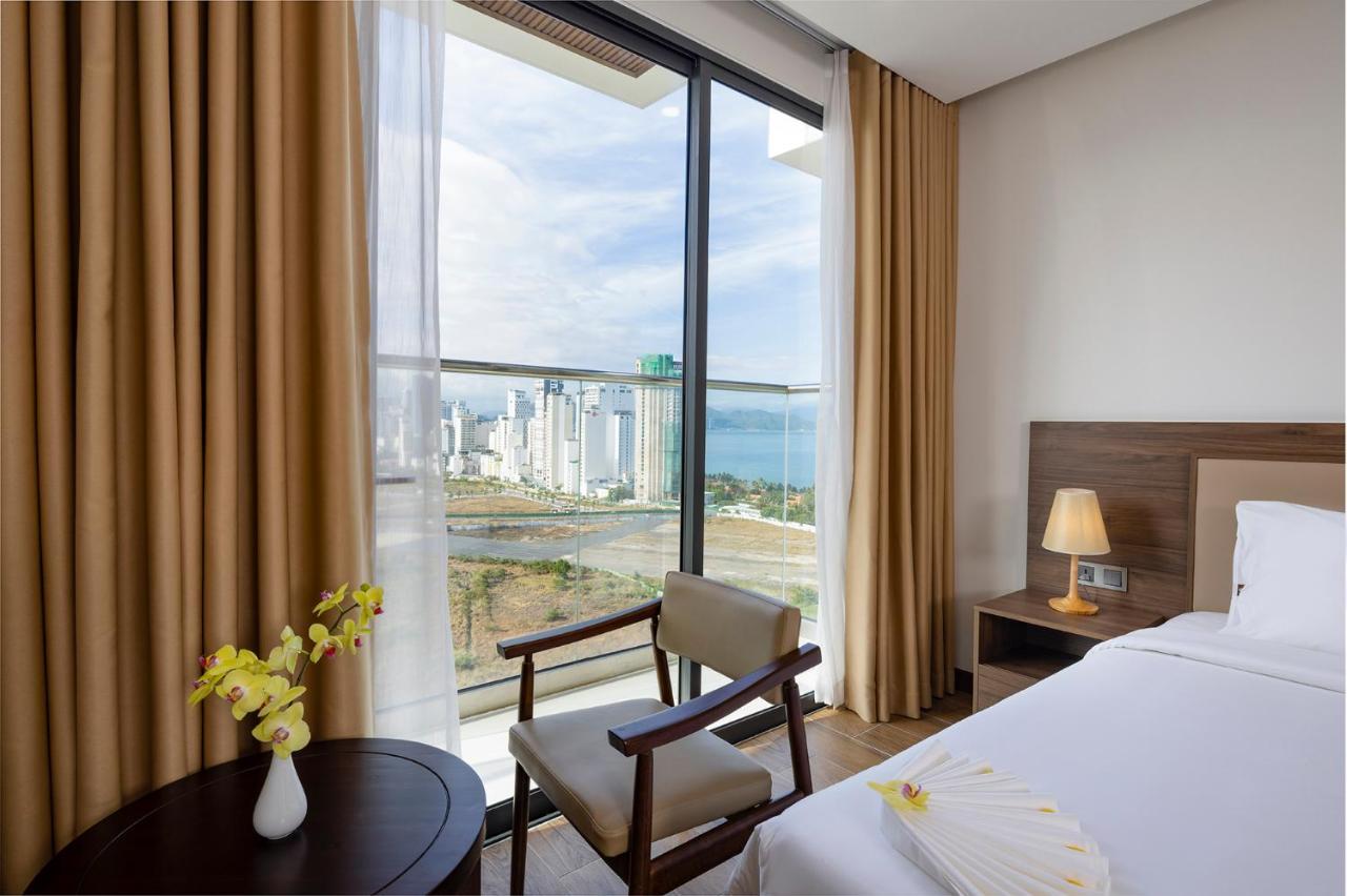 Hotel Miracle Luxury Nha Trang Esterno foto