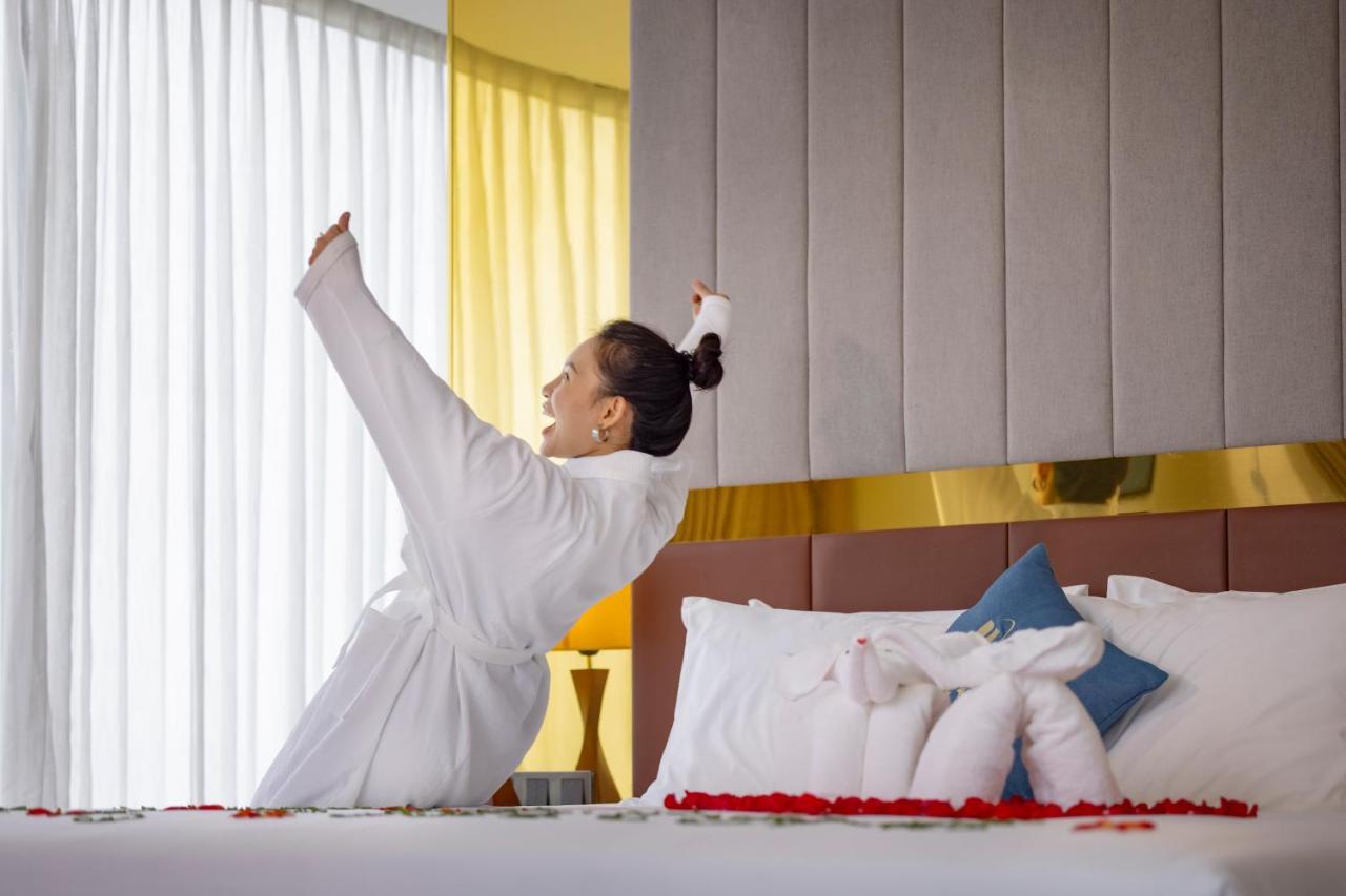 Hotel Miracle Luxury Nha Trang Esterno foto