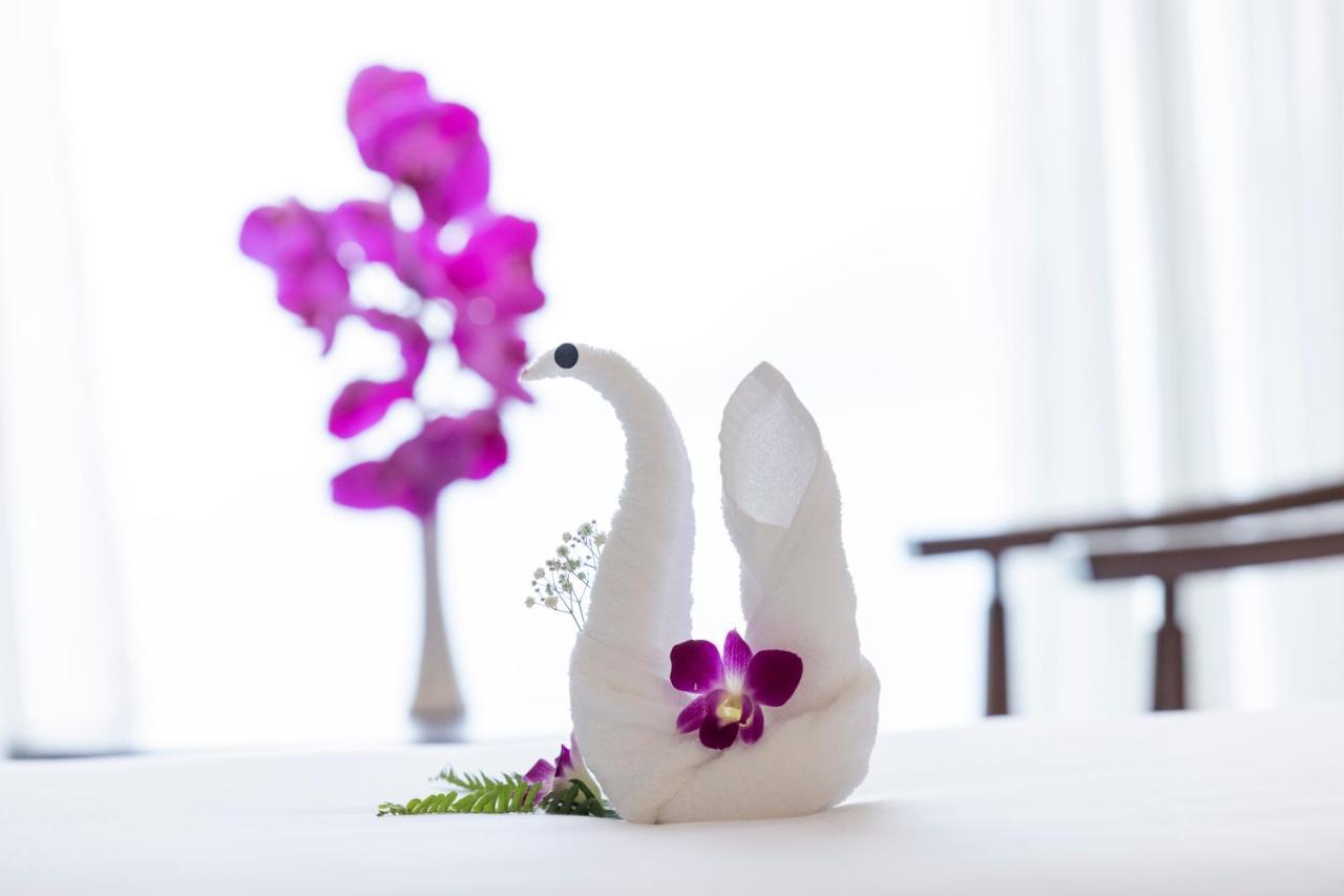 Hotel Miracle Luxury Nha Trang Esterno foto